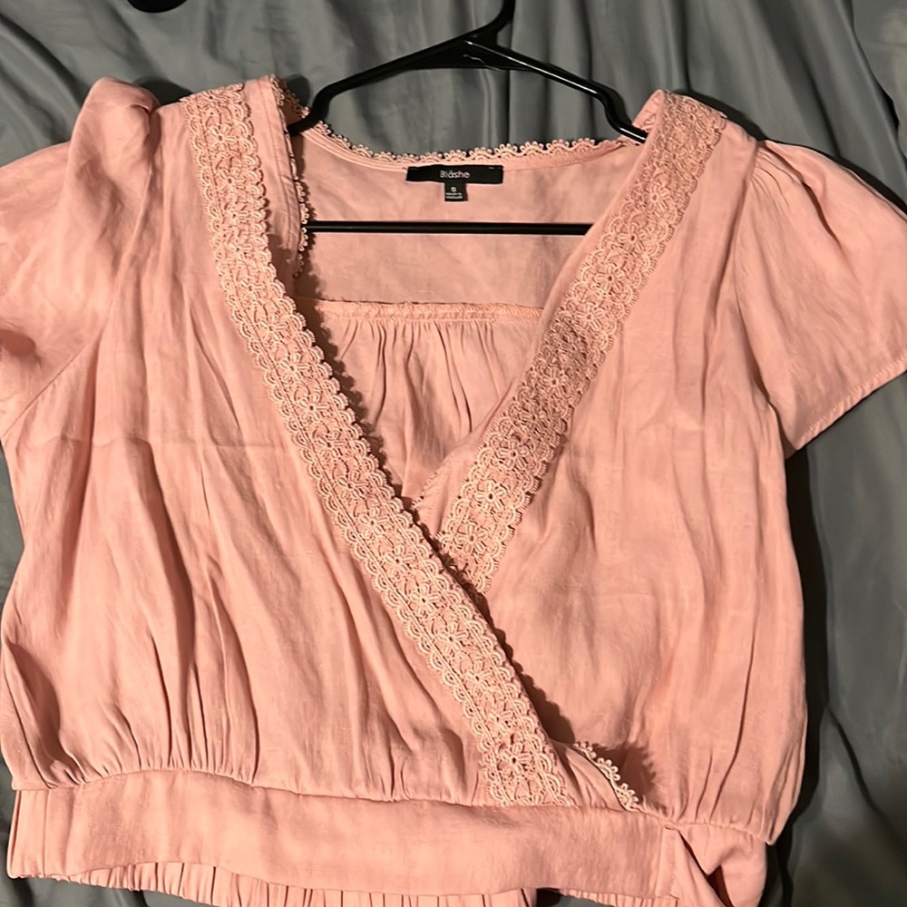 Never used/ pink crop top